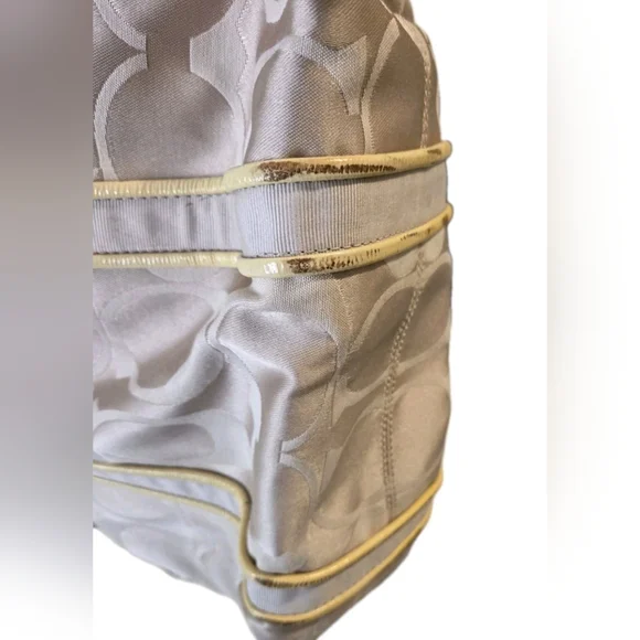 Coach Poppy Signature Beige & Yellow Shoulder Bag Super Cute ๐ - Picture 8 of 8